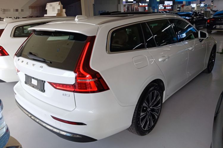Used Volvo V60 2024 B5 Zhiyuan Luxury Edition Rear Right 45 Deg