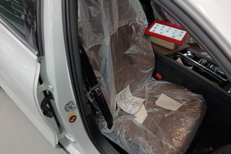 Used Volvo V60 2024 B5 Zhiyuan Luxury Edition Right Front Seat