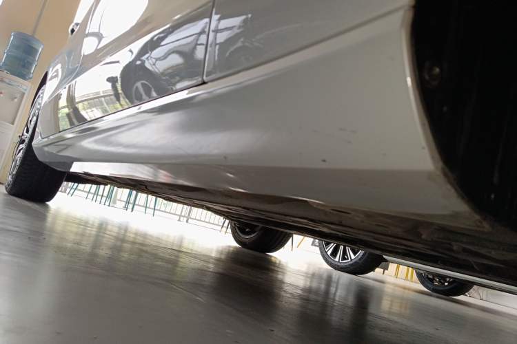 Used Volvo V60 2024 B5 Zhiyuan Luxury Edition Right Side Sill