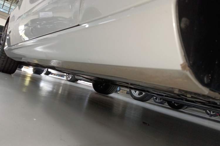 Used Volvo V60 2024 B5 Zhiyuan Luxury Edition Right Side Sill