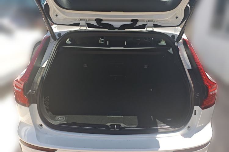 Used Volvo V60 2024 B5 Zhiyuan Luxury Edition Trunk