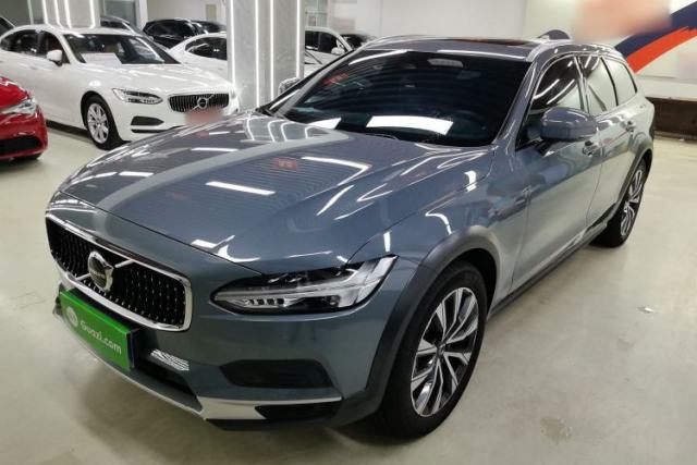 Used Volvo V90 2022 Cross Country B5 AWD Smart Range Edition