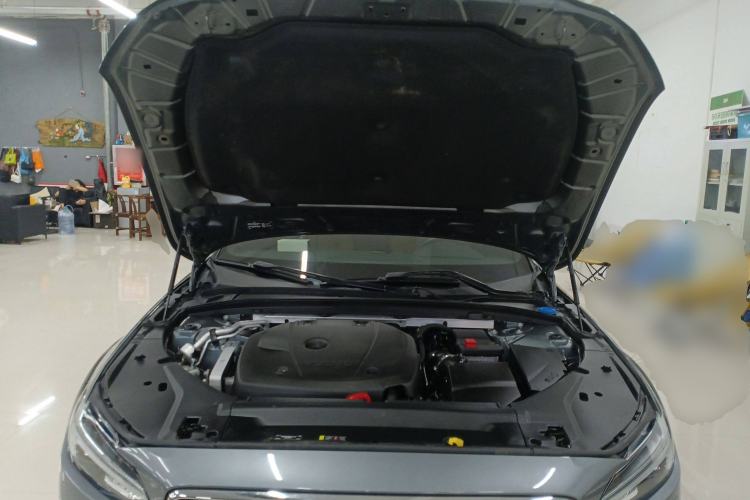 Used Volvo V90 2017 Cross Country T5 AWD Smart Range Edition Engine Bay