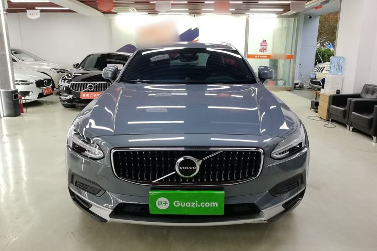Used Volvo V90 2022 Cross Country B5 AWD Smart Range Edition Exterior 1