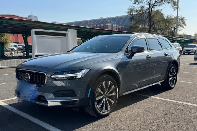Used Volvo V90 2022 Cross Country B5 AWD Smart Range Edition Exterior 1