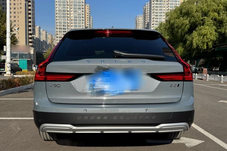 Used Volvo V90 2022 Cross Country B5 AWD Smart Range Edition Exterior 3