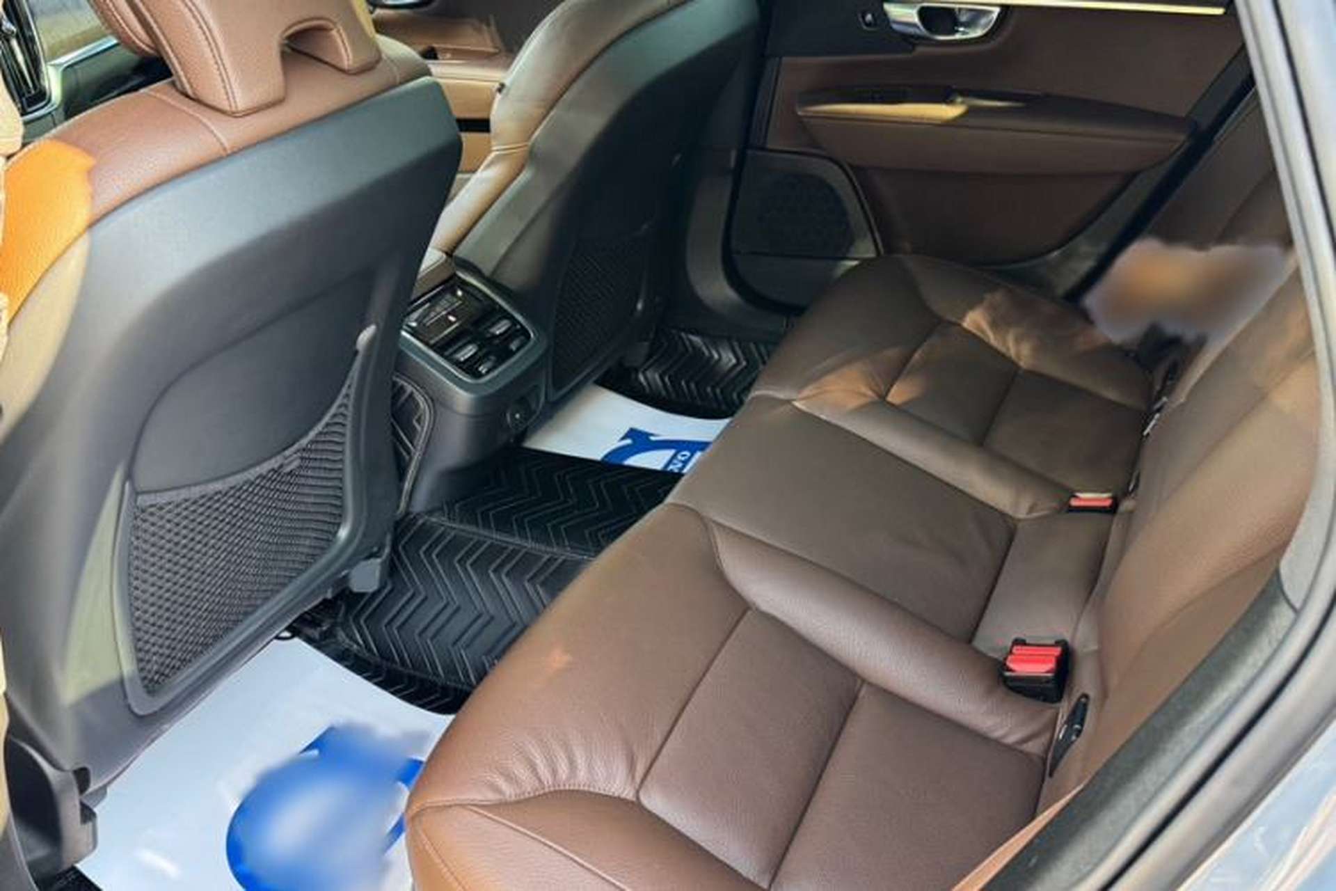 Used Volvo V90 2022 Cross Country B5 AWD Smart Range Edition Interior 4