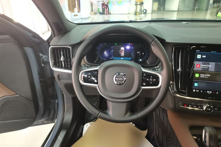 Used Volvo V90 2022 Cross Country B5 AWD Smart Range Edition Steering Wheel
