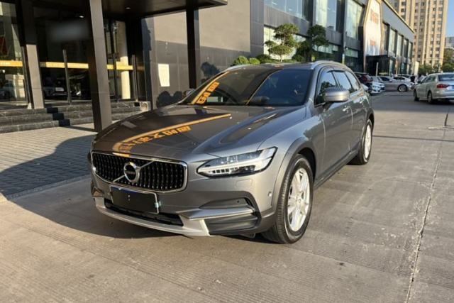 Used Volvo V90 2017 Cross Country T5 AWD Smart Range Edition