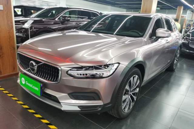 Used Volvo V90 2023 Cross Country B5 AWD Smart Range Edition