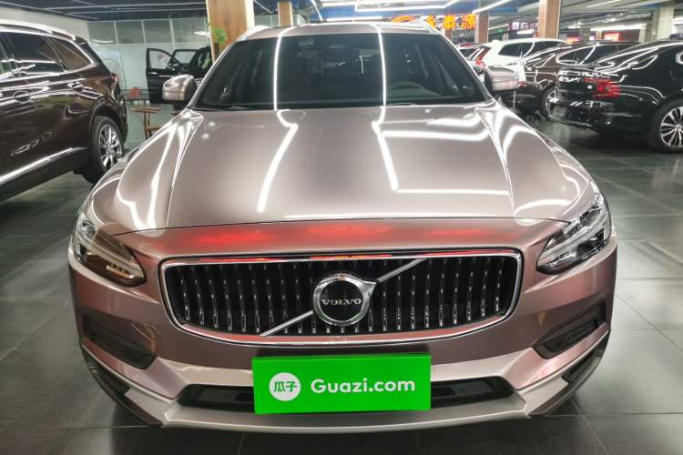 Used Volvo V90 2023 Cross Country B5 AWD Smart Range Edition Exterior 1
