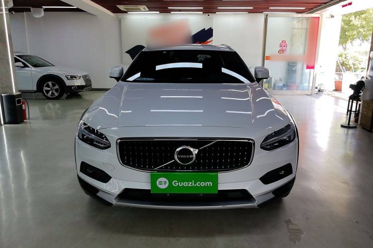 Used Volvo V90 2021 Cross Country B5 AWD Smart Range Edition Exterior 1