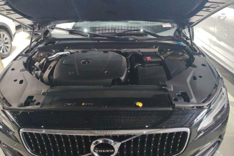 Used Volvo V90 2017 Cross Country T5 AWD Smart Range Edition Engine Bay