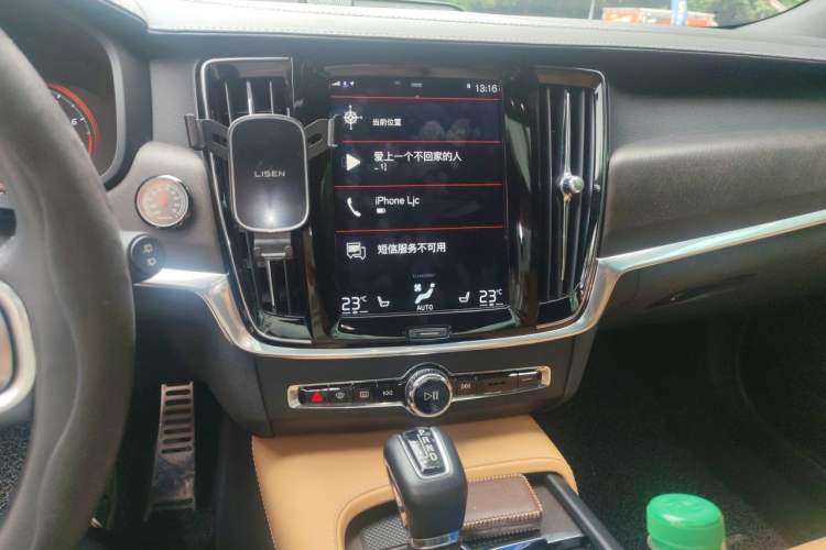 Used Volvo V90 2017 Cross Country T5 AWD Prestige Edition Audio And AC Panel
