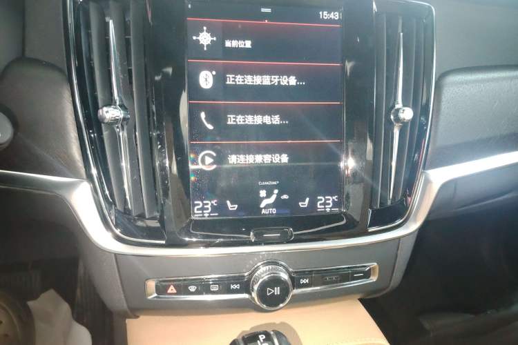 Used Volvo V90 2017 Cross Country T5 AWD Smart Range Edition Audio And AC Panel