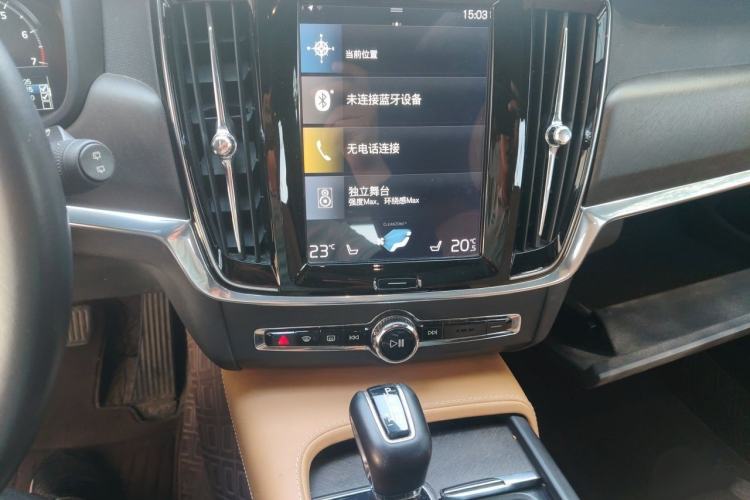 Used Volvo V90 2017 Cross Country T5 AWD Prestige Edition Audio And AC Panel