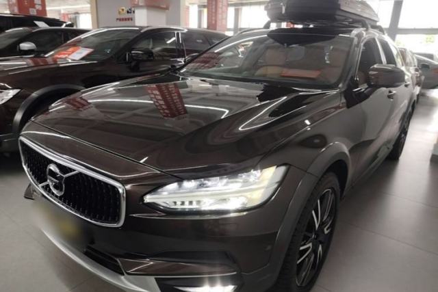 Used Volvo V90 2017 Cross Country T5 AWD Prestige Edition
