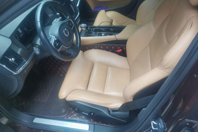 Used Volvo V90 2017 Cross Country T5 AWD Smart Range Edition Driver Seat
