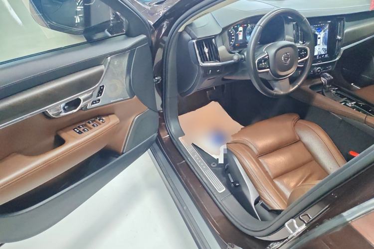 Used Volvo V90 2017 Cross Country T5 AWD Prestige Edition Driver Seat