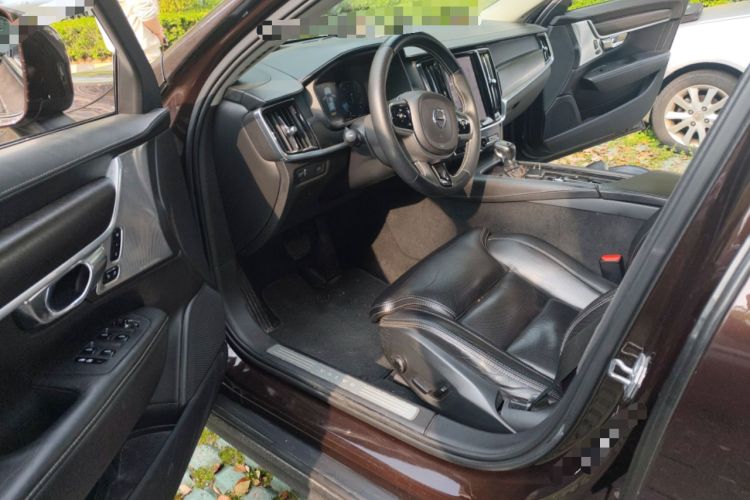 Used Volvo V90 2017 Cross Country T5 AWD Prestige Edition Driver Seat