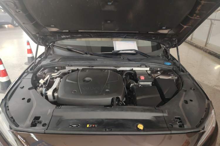 Used Volvo V90 2017 Cross Country T5 AWD Smart Range Edition Engine Bay