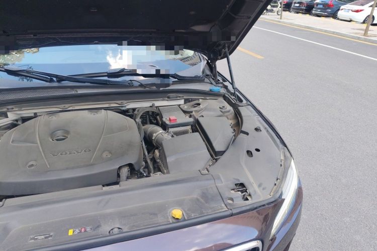Used Volvo V90 2017 Cross Country T5 AWD Smart Range Edition Engine Bay Left