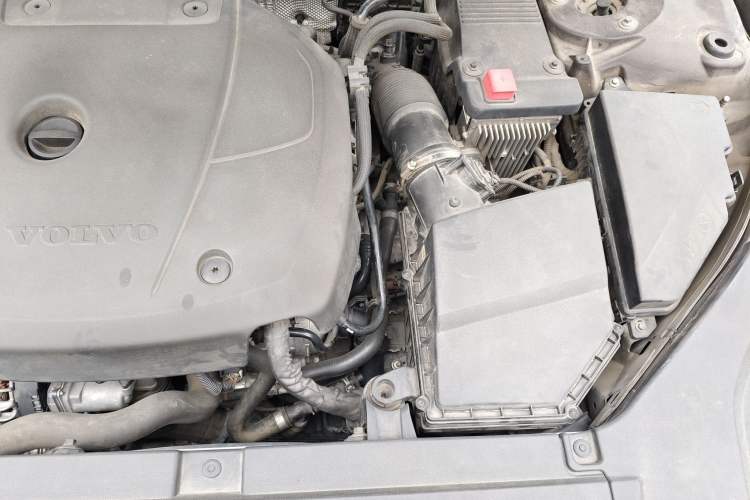 Used Volvo V90 2017 Cross Country T5 AWD Smart Range Edition Engine Bay Left