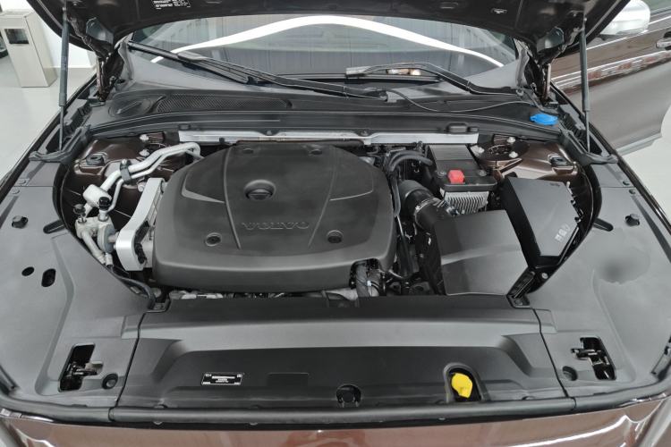 Used Volvo V90 2017 Cross Country T5 AWD Smart Range Edition Engine Bay