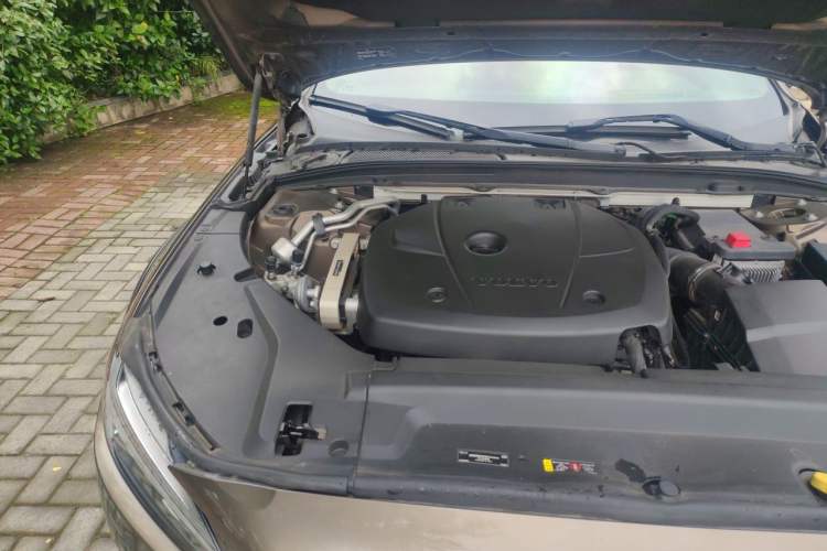 Used Volvo V90 2017 Cross Country T5 AWD Prestige Edition Engine Bay Right