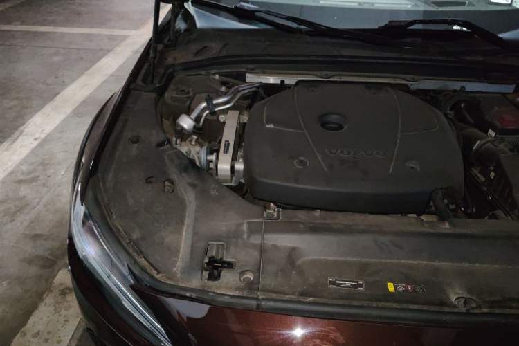 Used Volvo V90 2017 Cross Country T5 AWD Prestige Edition Engine Bay Right