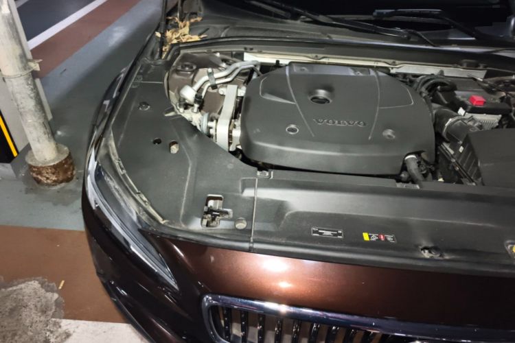 Used Volvo V90 2017 Cross Country T5 AWD Smart Range Edition Engine Bay Right