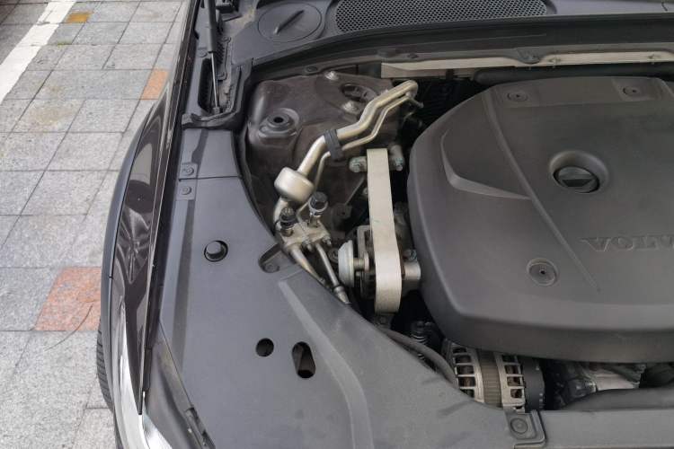 Used Volvo V90 2017 Cross Country T5 AWD Smart Range Edition Engine Bay Right