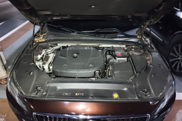 Used Volvo V90 2017 Cross Country T5 AWD Smart Range Edition Engine Bay