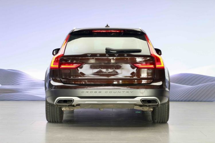 Used Volvo V90 2017 Cross Country T5 AWD Prestige Edition Exterior 1