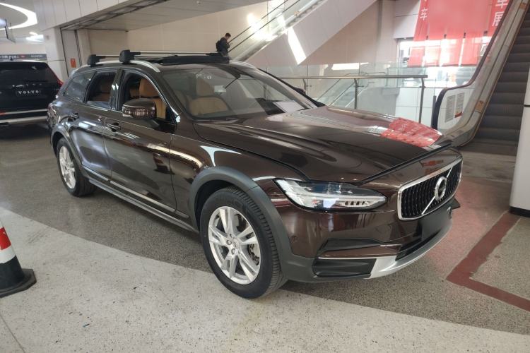 Used Volvo V90 2017 Cross Country T5 AWD Smart Range Edition Exterior 1