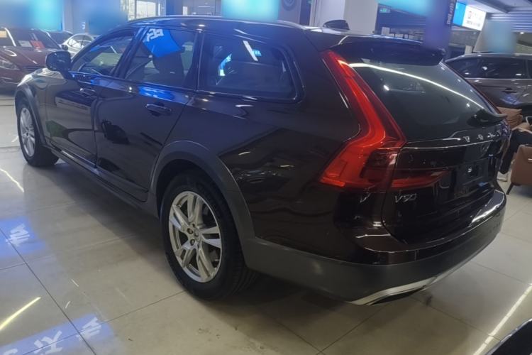 Used Volvo V90 2017 Cross Country T5 AWD Smart Range Edition Exterior 2