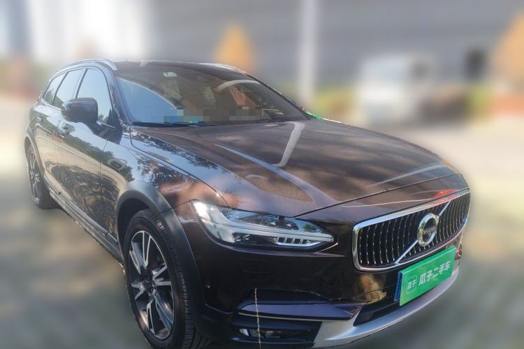 Used Volvo V90 2017 Cross Country T5 AWD Prestige Edition Exterior 2