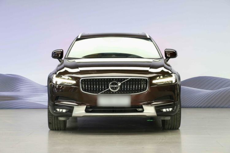 Used Volvo V90 2017 Cross Country T5 AWD Prestige Edition Exterior 3