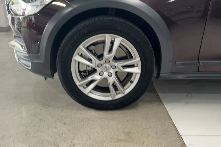 Used Volvo V90 2017 Cross Country T5 AWD Smart Range Edition Exterior 7