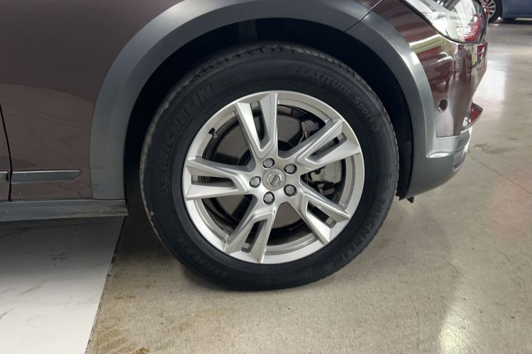 Used Volvo V90 2017 Cross Country T5 AWD Smart Range Edition Exterior 8