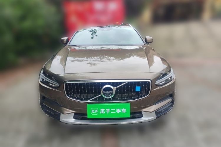Used Volvo V90 2017 Cross Country T5 AWD Prestige Edition Front