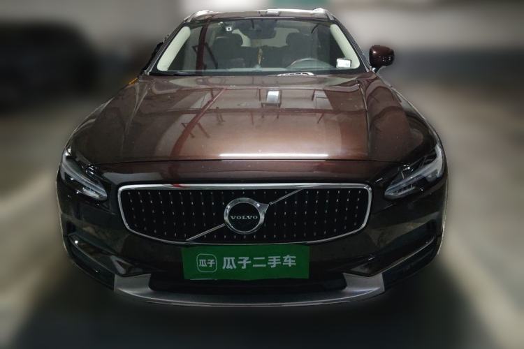 Used Volvo V90 2017 Cross Country T5 AWD Prestige Edition Front