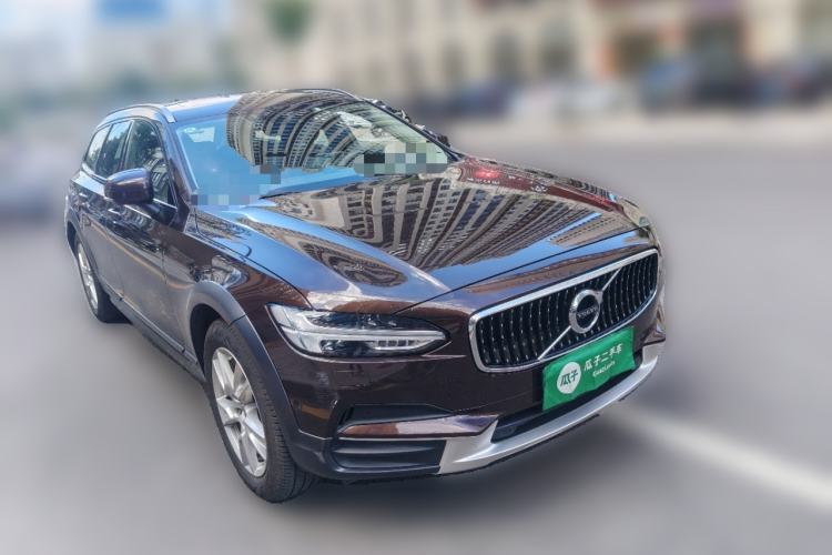 Used Volvo V90 2017 Cross Country T5 AWD Smart Range Edition Front Right 45 Deg