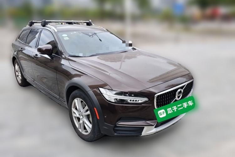 Used Volvo V90 2017 Cross Country T5 AWD Smart Range Edition Front Right 45 Deg