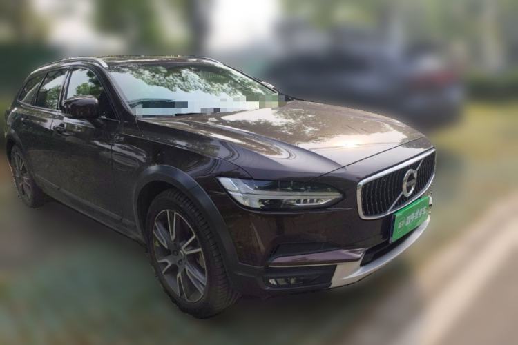 Used Volvo V90 2017 Cross Country T5 AWD Prestige Edition Front Right 45 Deg