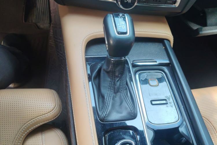Used Volvo V90 2017 Cross Country T5 AWD Prestige Edition Gear Lever