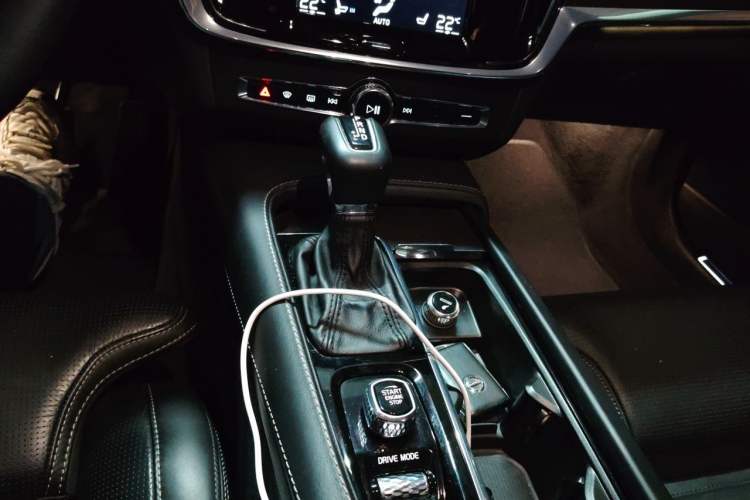 Used Volvo V90 2017 Cross Country T5 AWD Prestige Edition Gear Lever