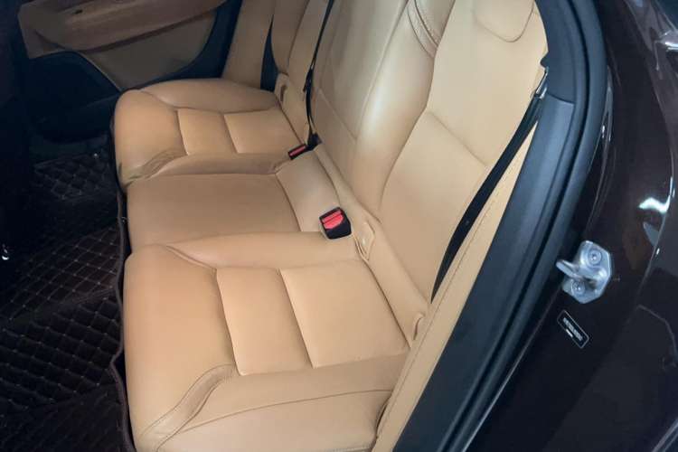 Used Volvo V90 2017 Cross Country T5 AWD Smart Range Edition Interior 4