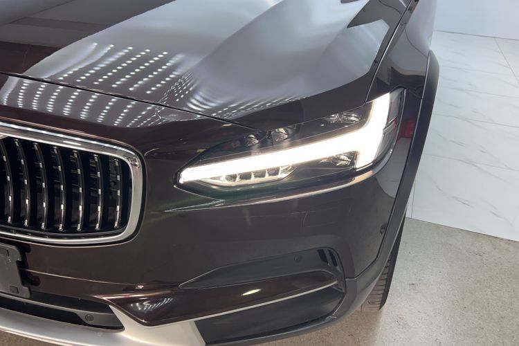 Used Volvo V90 2017 Cross Country T5 AWD Smart Range Edition Left Front Headlight