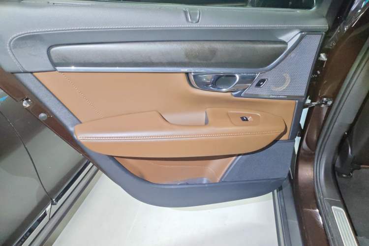 Used Volvo V90 2017 Cross Country T5 AWD Prestige Edition Left Rear Door Interior